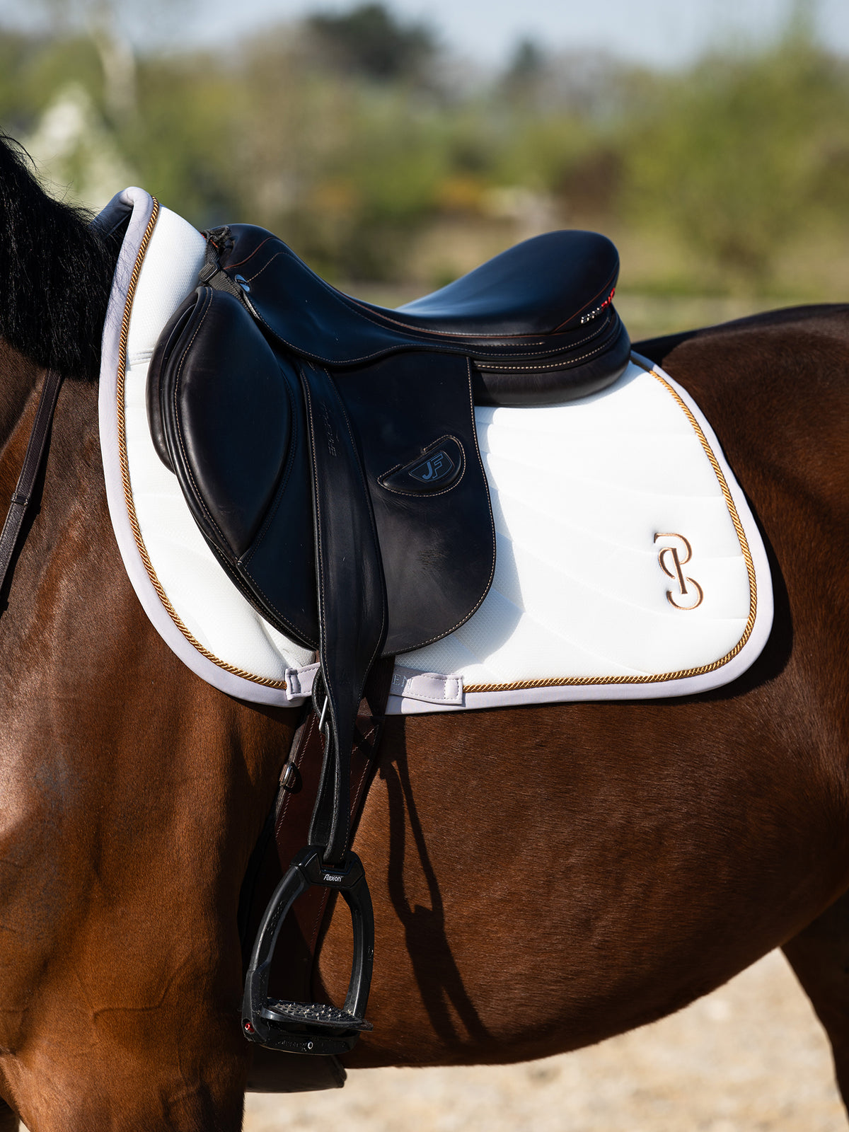 Airflow Mesh Jump Saddle Pad White