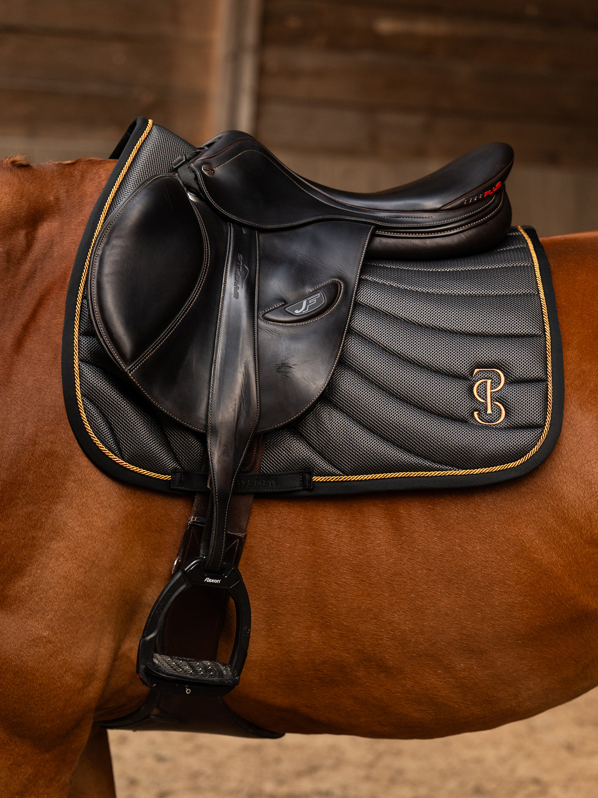 Airflow Mesh Jump Saddle Pad Black