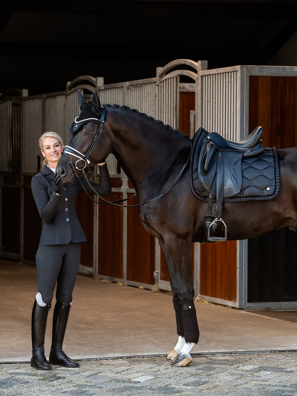 Saddle Pad Dressage Ruffle Black